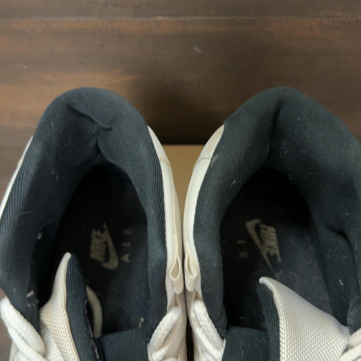 Jordan 11 Retro Legend Blue (2024) Size 13 (Pre-Owned) - Image 4