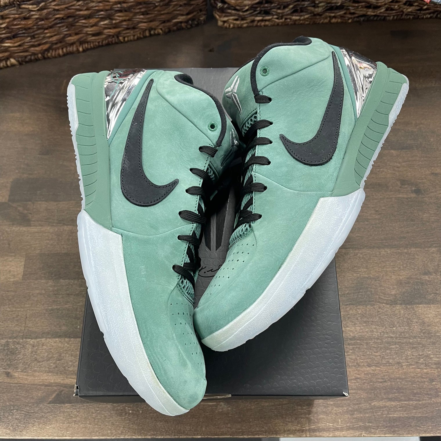 Girl Dad Kobe 4 Protro (USED)