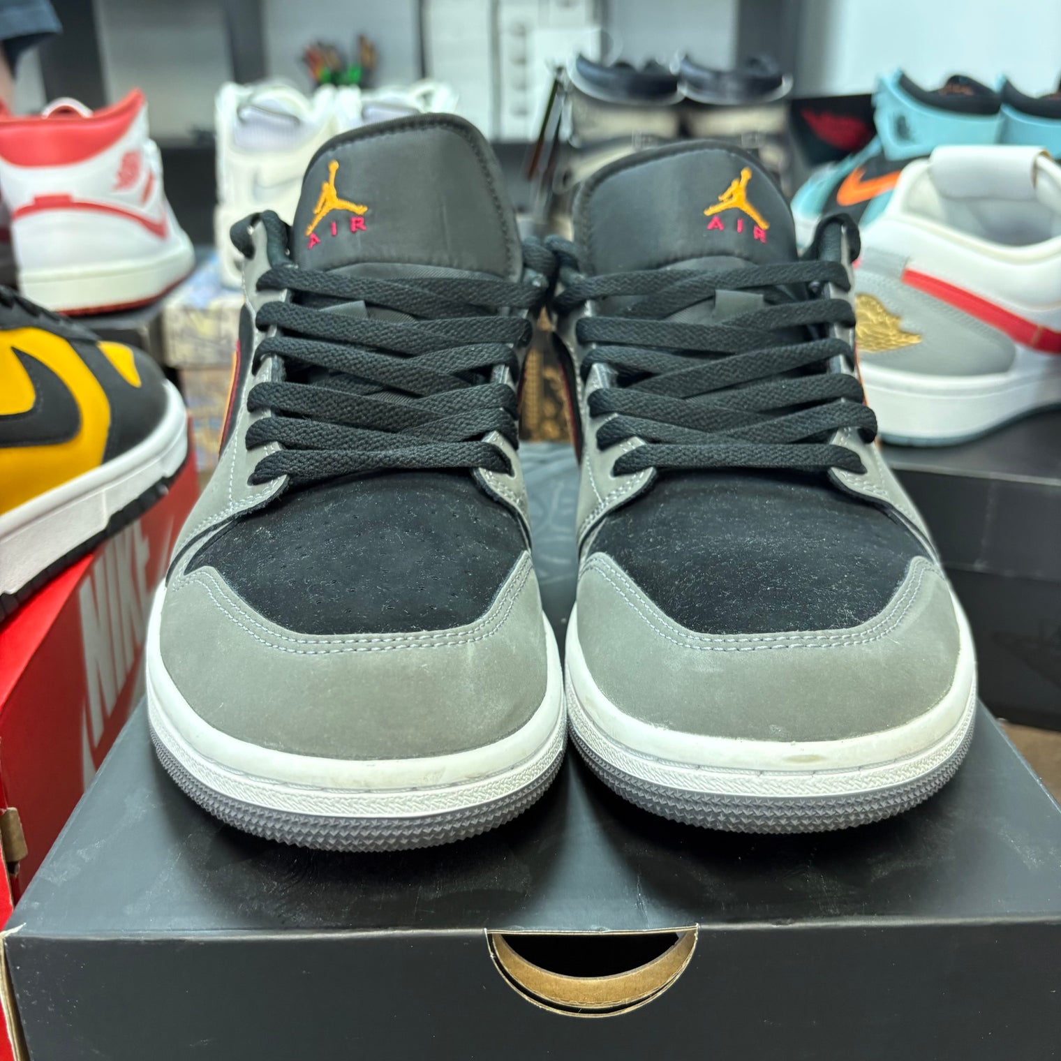 Light Graphite Jordan 1 Low SE (USED)