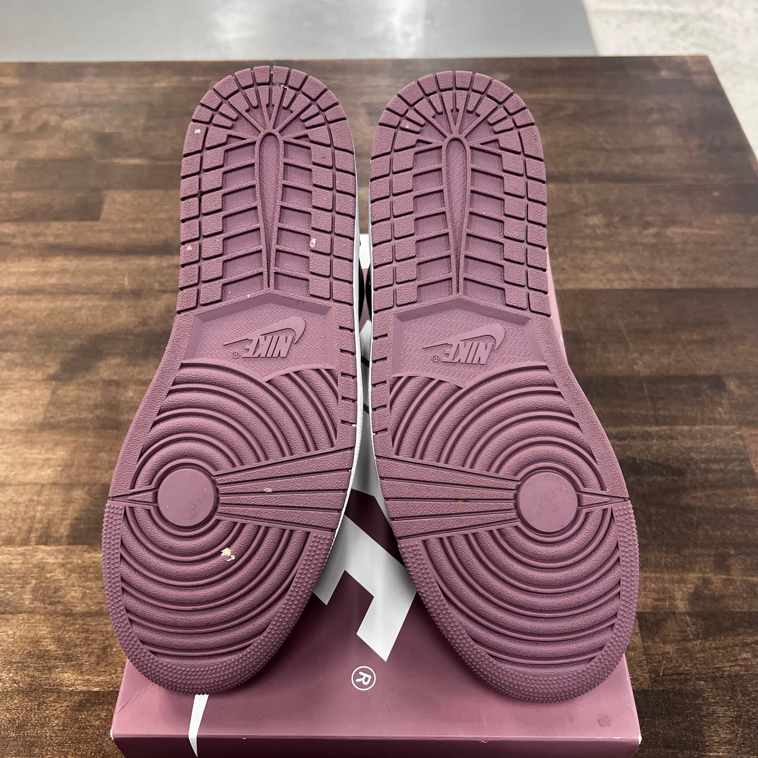 Mauve Jordan 1 High (USED)