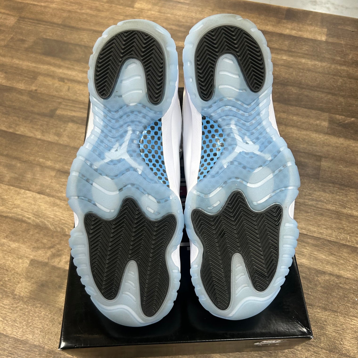 Legend Blue Jordan 11 Retro (2024) (USED)