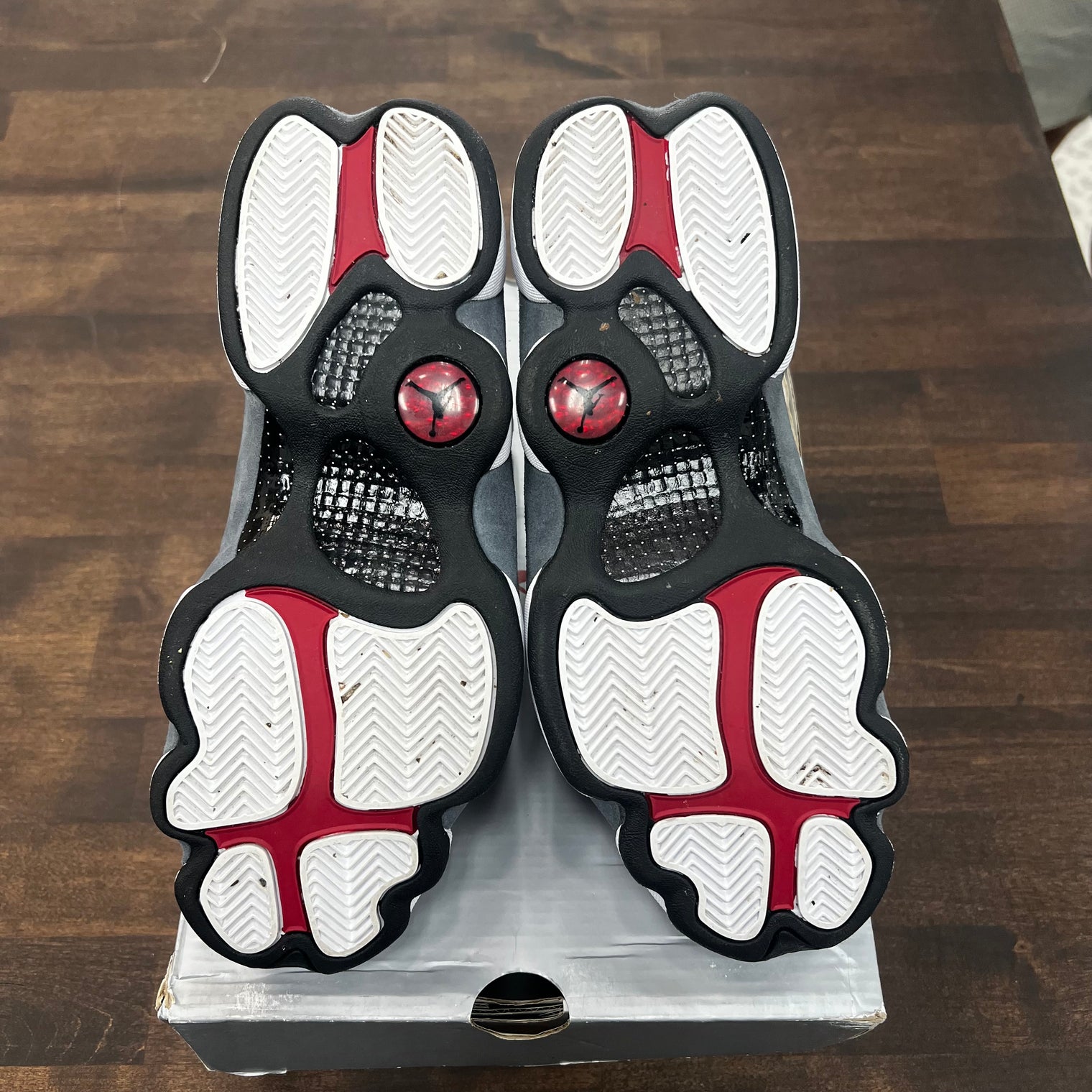 Red Flint Jordan 13 (USED)