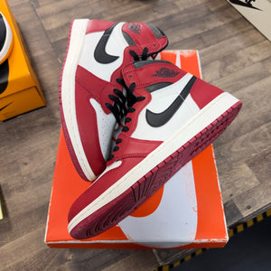 Jordan 1 Retro High OG Chicago Lost and Found Size 11 (Pre-Owned) - Image 1