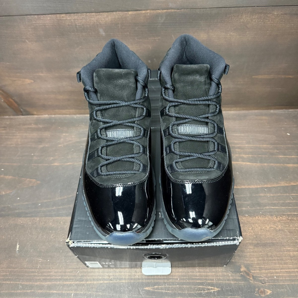 Jordan 11 Retro Cap and Gown Size 10.5 (Pre-Owned)
