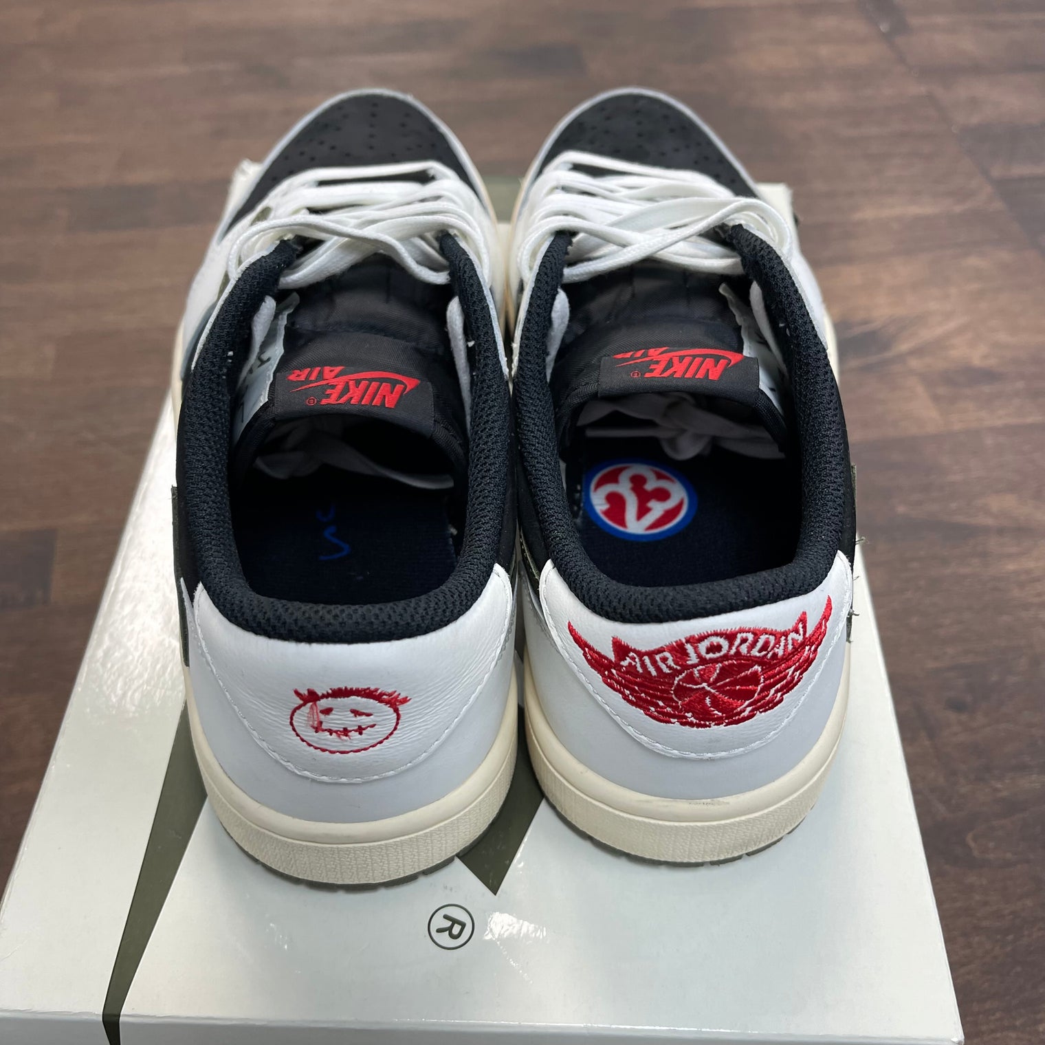 Travis Scott Olive Jordan 1 Low (W) (USED)