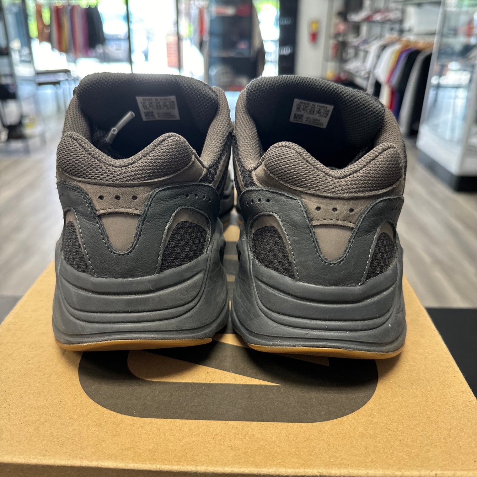 Yeezy 700 Boost Geode(USED)