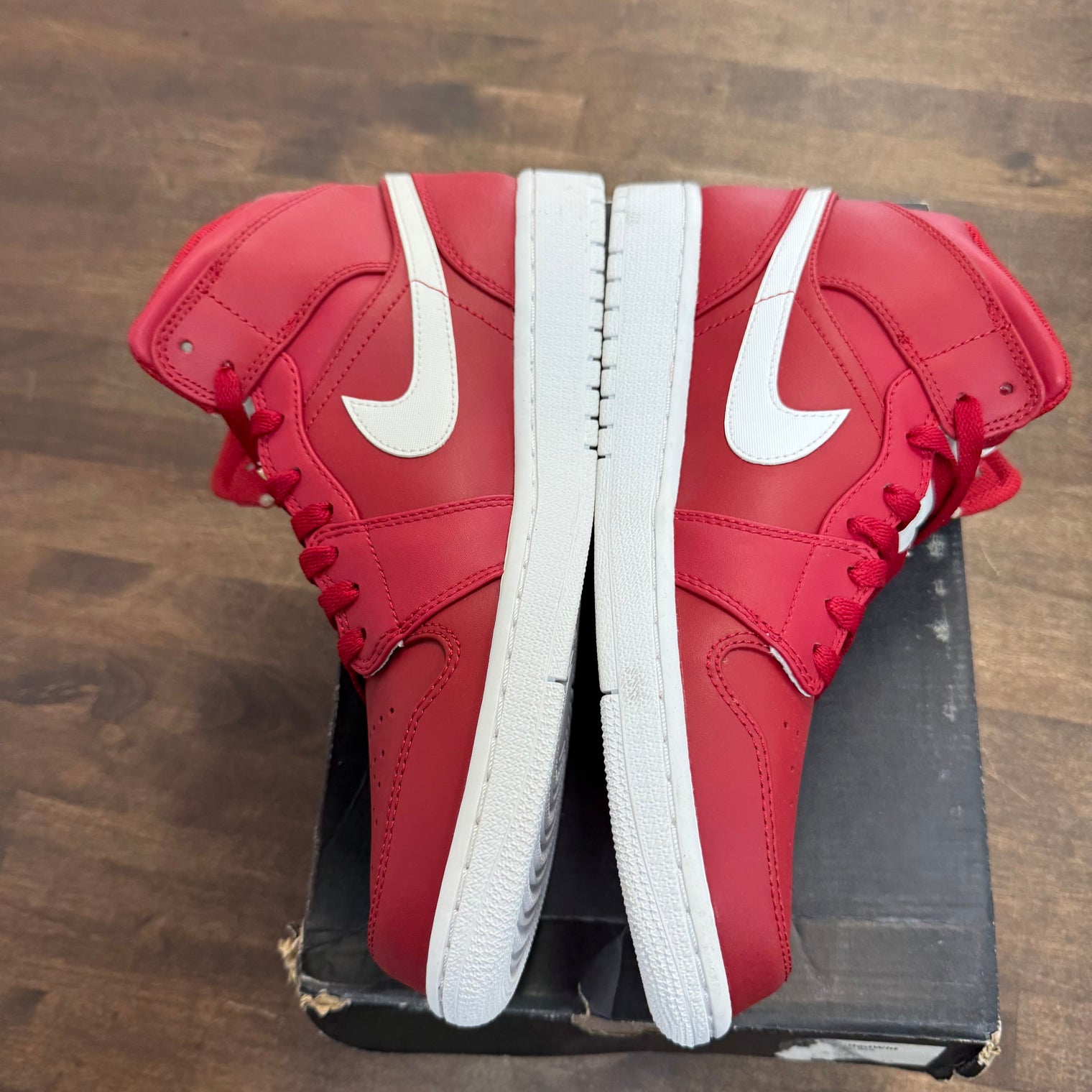 Gym Red Jordan 1 Mid 2.0 (USED)
