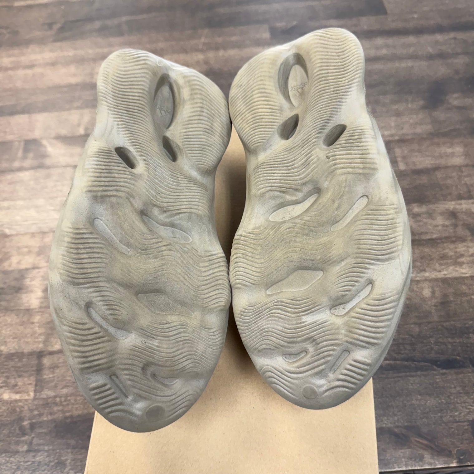 Stone Sage Yeezy Foam RNNR (USED)