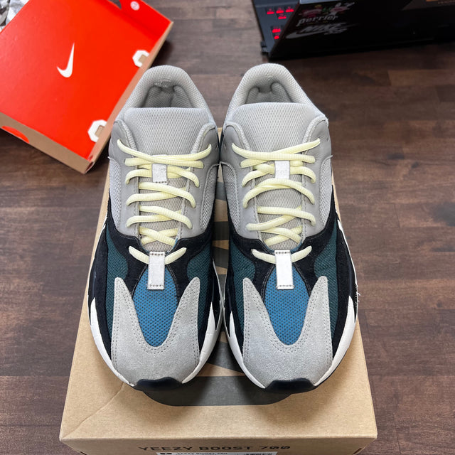 Waverunner Yeezy 700 (USED)
