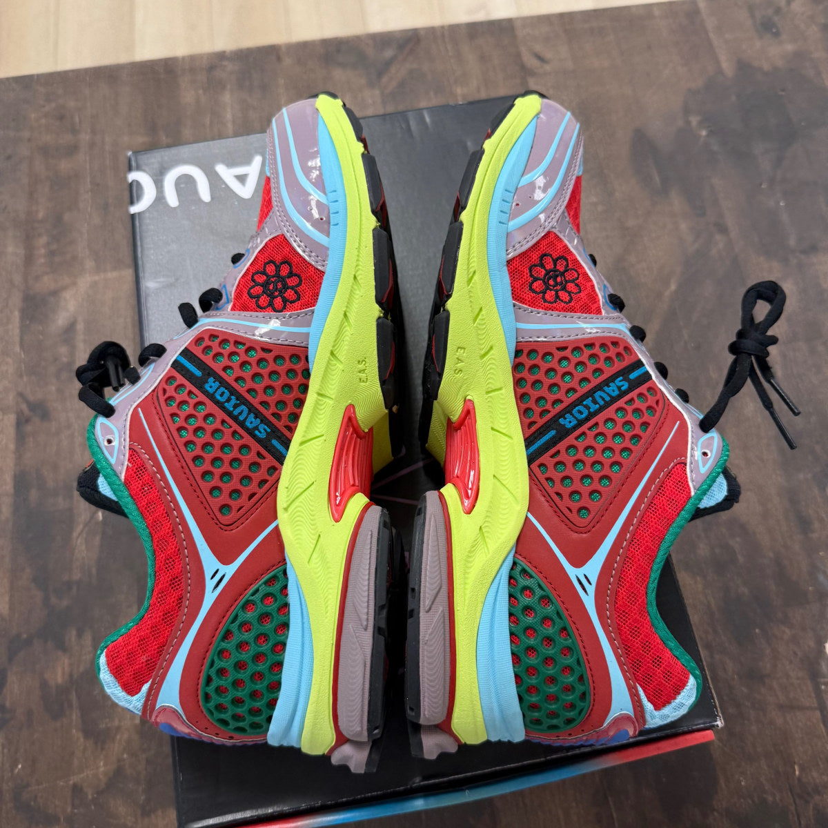 Saucony ProGrid Triumph 4 Jae Tips Flowers Grow Uptown Poison Ivy - Image 5