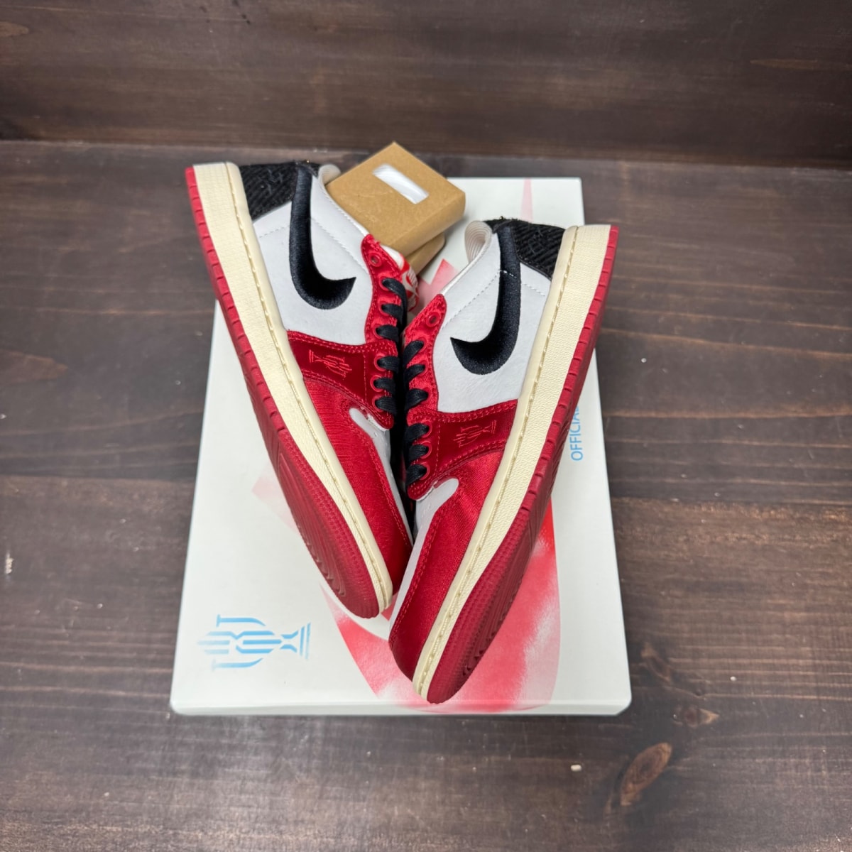 Jordan 1 Retro Low OG Trophy Room Rookie Card Away - Image 2