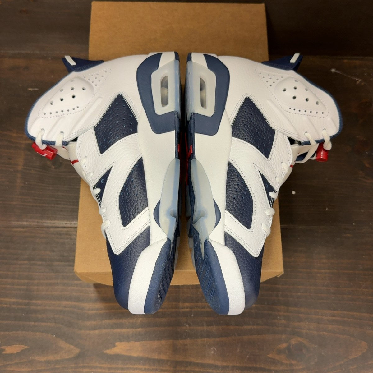 Jordan 6 Retro Midnight Navy (2022) Size 8.5 (Pre-Owned) - Image 4