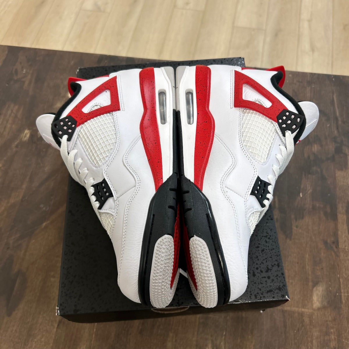 Jordan 4 Retro Red Cement Size 10 (Pre-Owned)