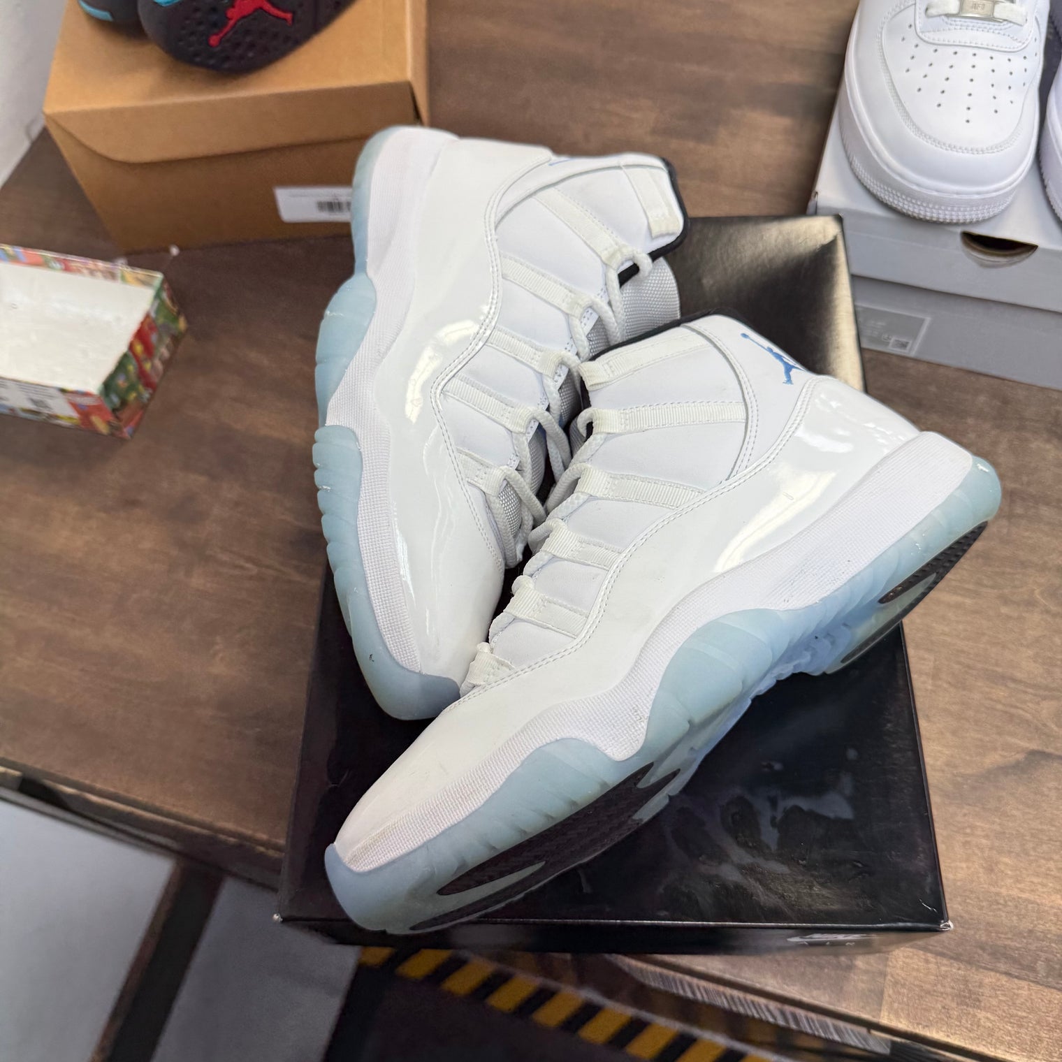 Legend Blue Jordan 11 2024 (USED)