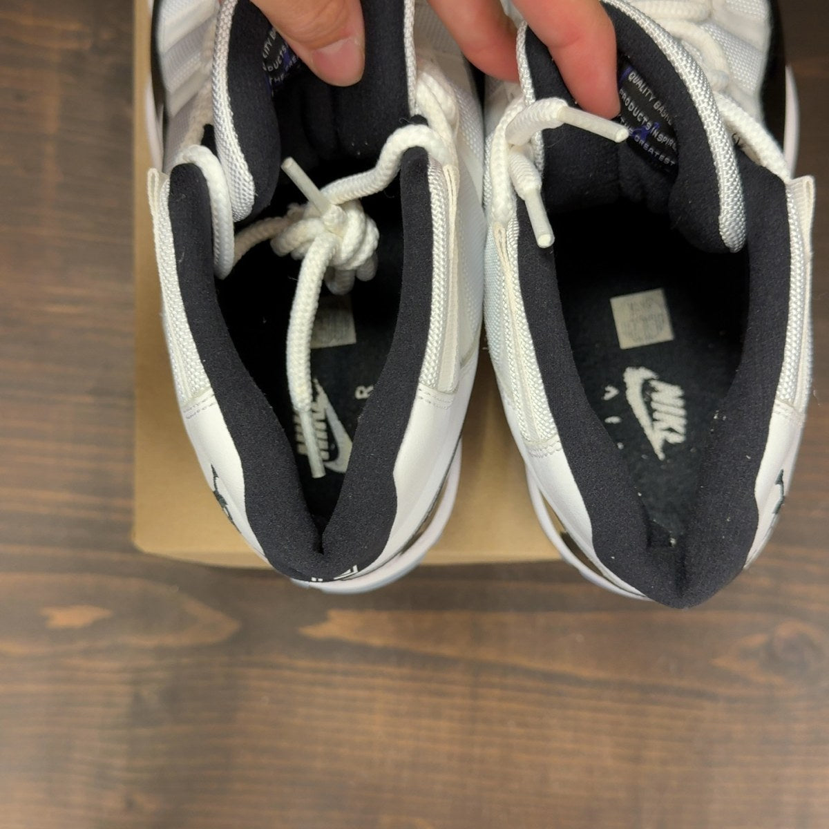 Jordan 11 Retro Concord (2018) Size 10.5 (Pre-Owned) - Image 6