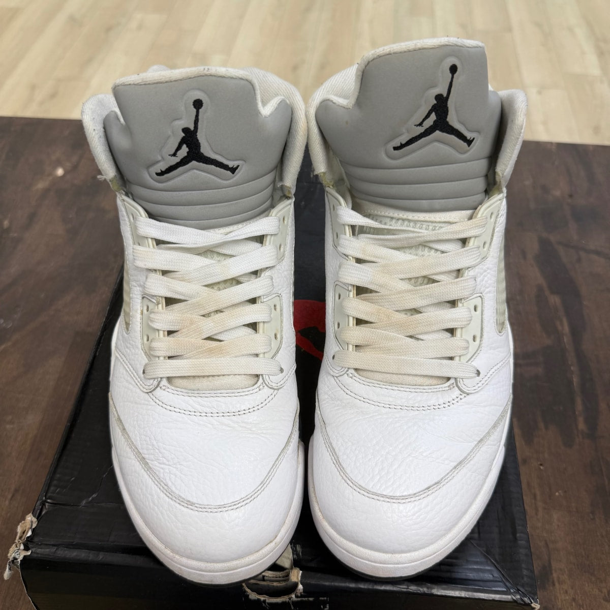Jordan 5 Retro Metallic White (2015) - Image 2