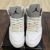 Jordan 5 Retro Metallic White (2015) - Image 2
