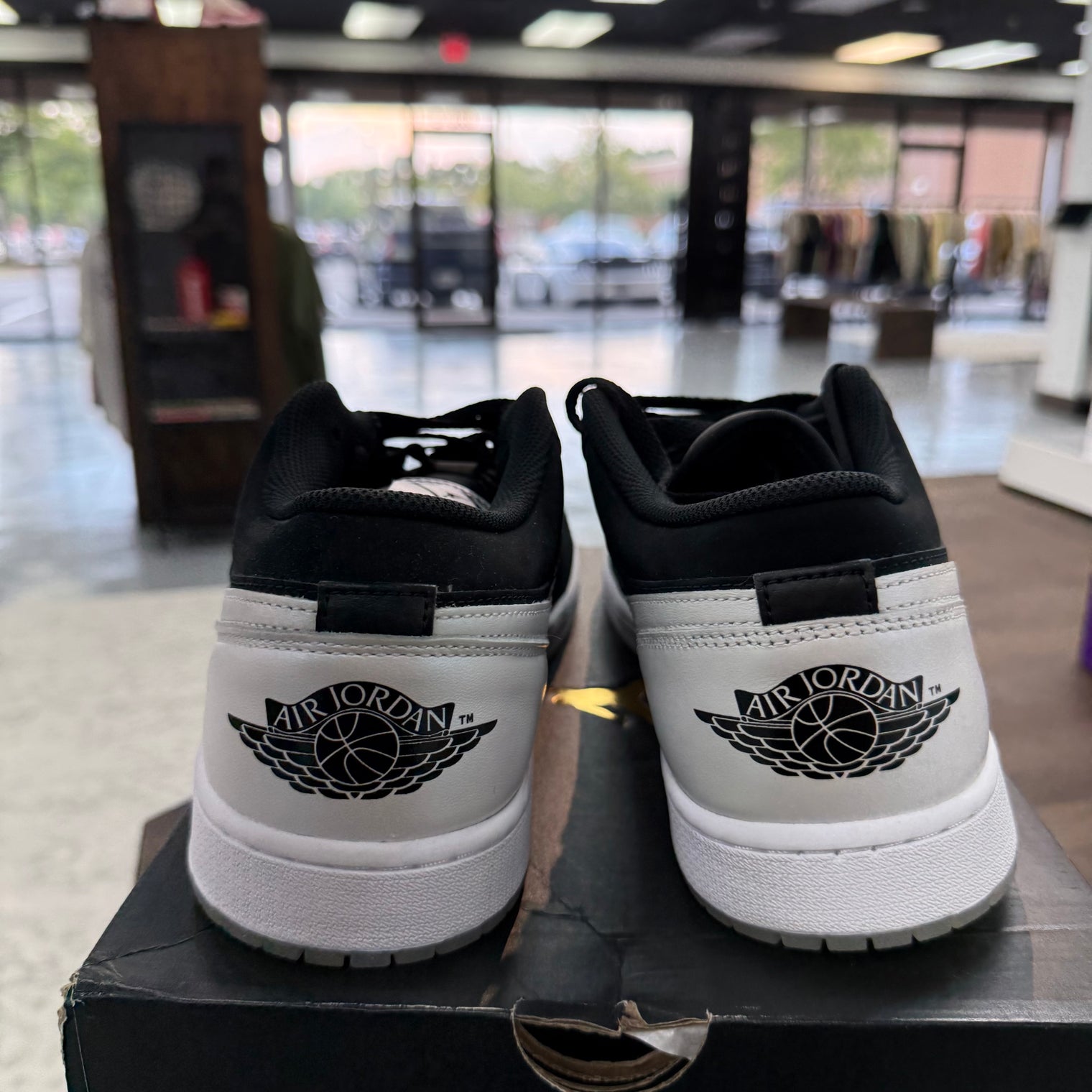 Diamond Shorts Jordan 1 Low (Lightly Worn)