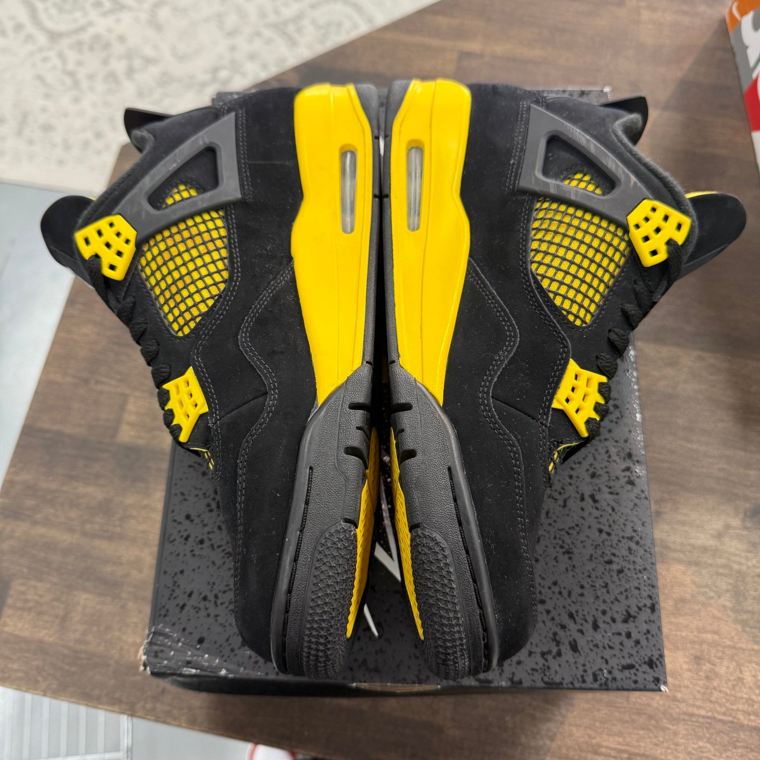 Yellow Thunder Jordan 4 (USED)