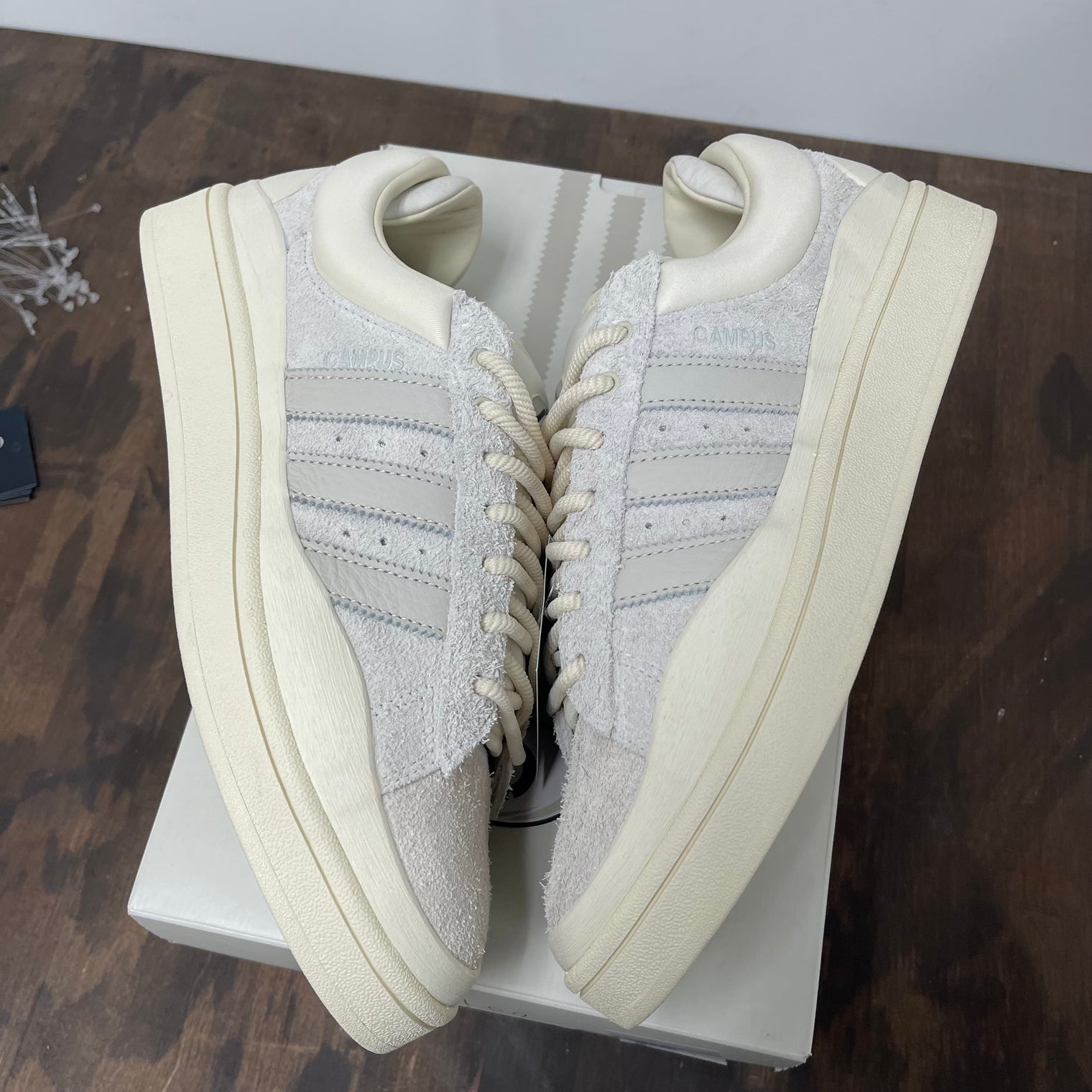 Bad Bunny Cream Campus Light (USED)