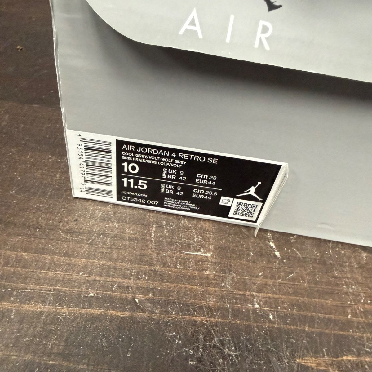 Jordan 4 Retro SE 95 Neon Size 10 (Pre-Owned)
