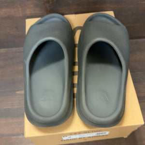 adidas Yeezy Slide Slate Grey - Image 4
