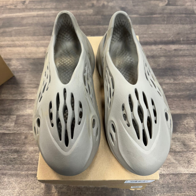 Stone Sage Yeezy Foam RNNR (USED)