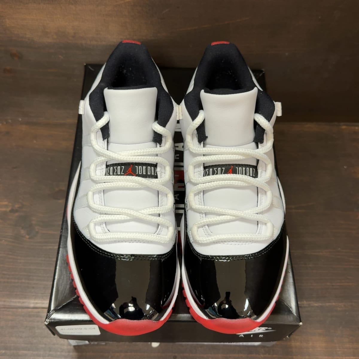 Jordan 11 Retro Low Concord Bred Size 8 (Pre-Owned) - tag