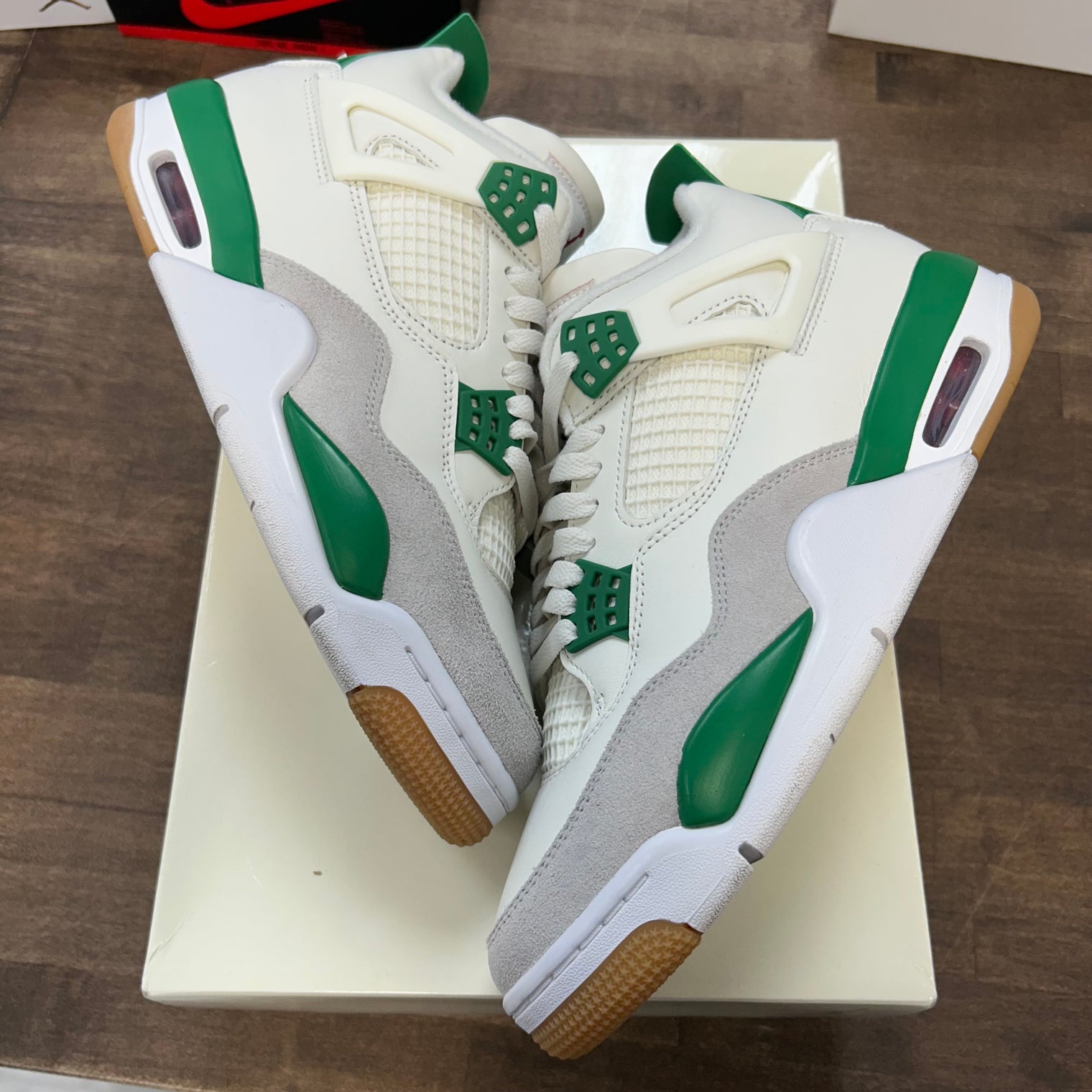 Pine Green SB Jordan 4 Retro SP (USED)