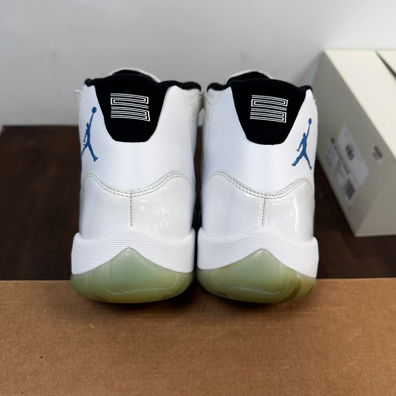 Legend Blue Jordan 11 (2014) (USED,No Box)