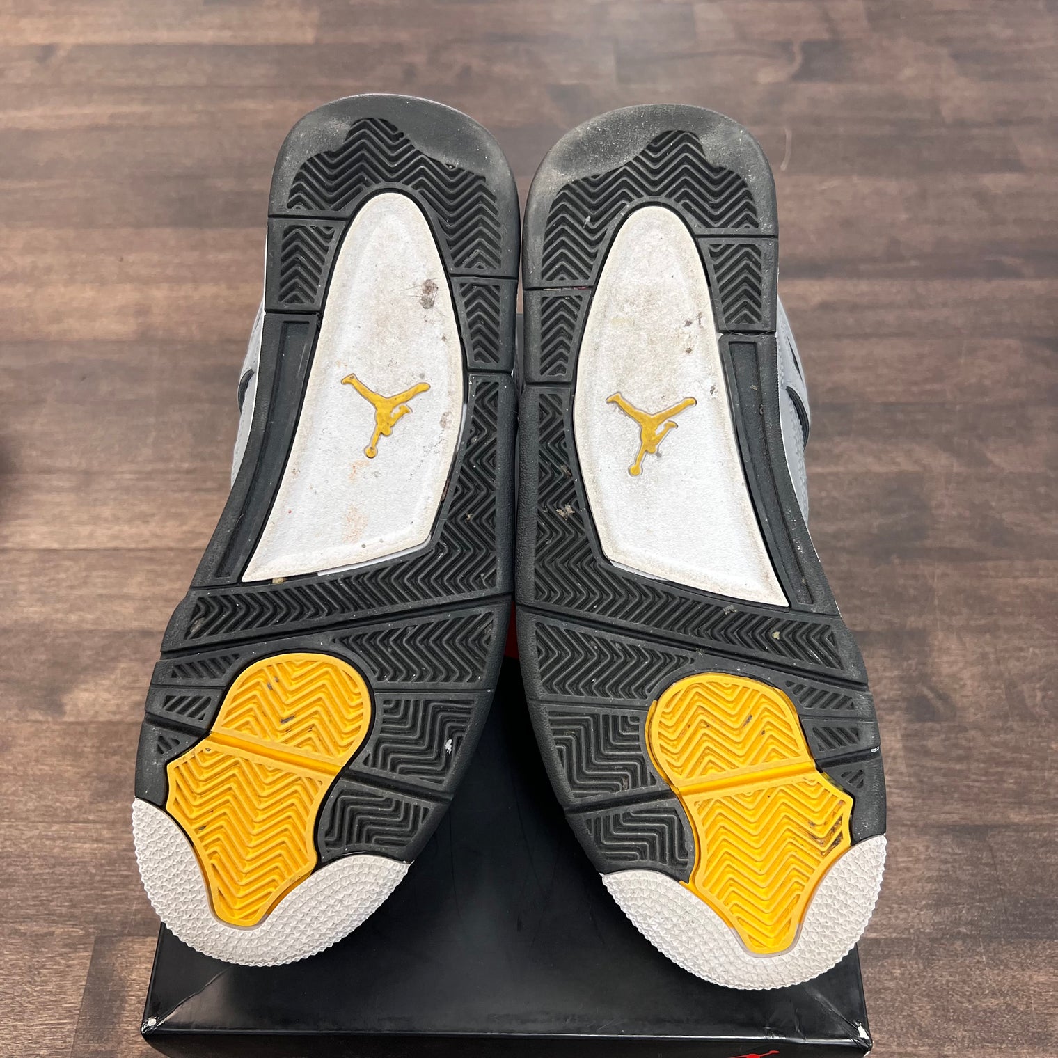 Cool Grey Jordan 4 (USED)