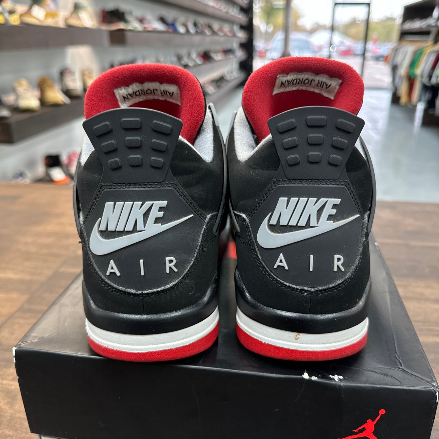 Bred Jordan 4 (2019) (USED)