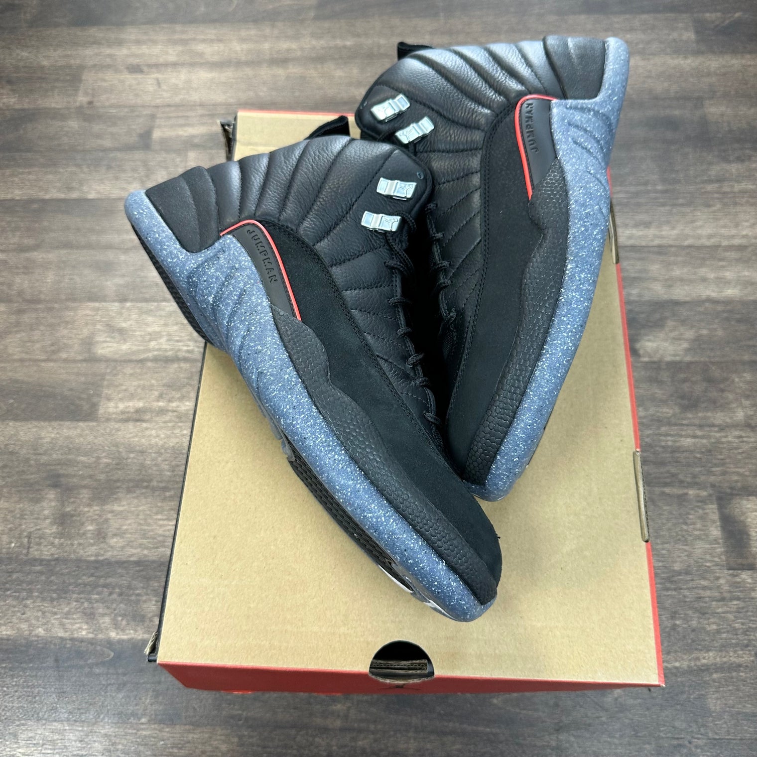 Utility Grind Jordan 12 (USED)