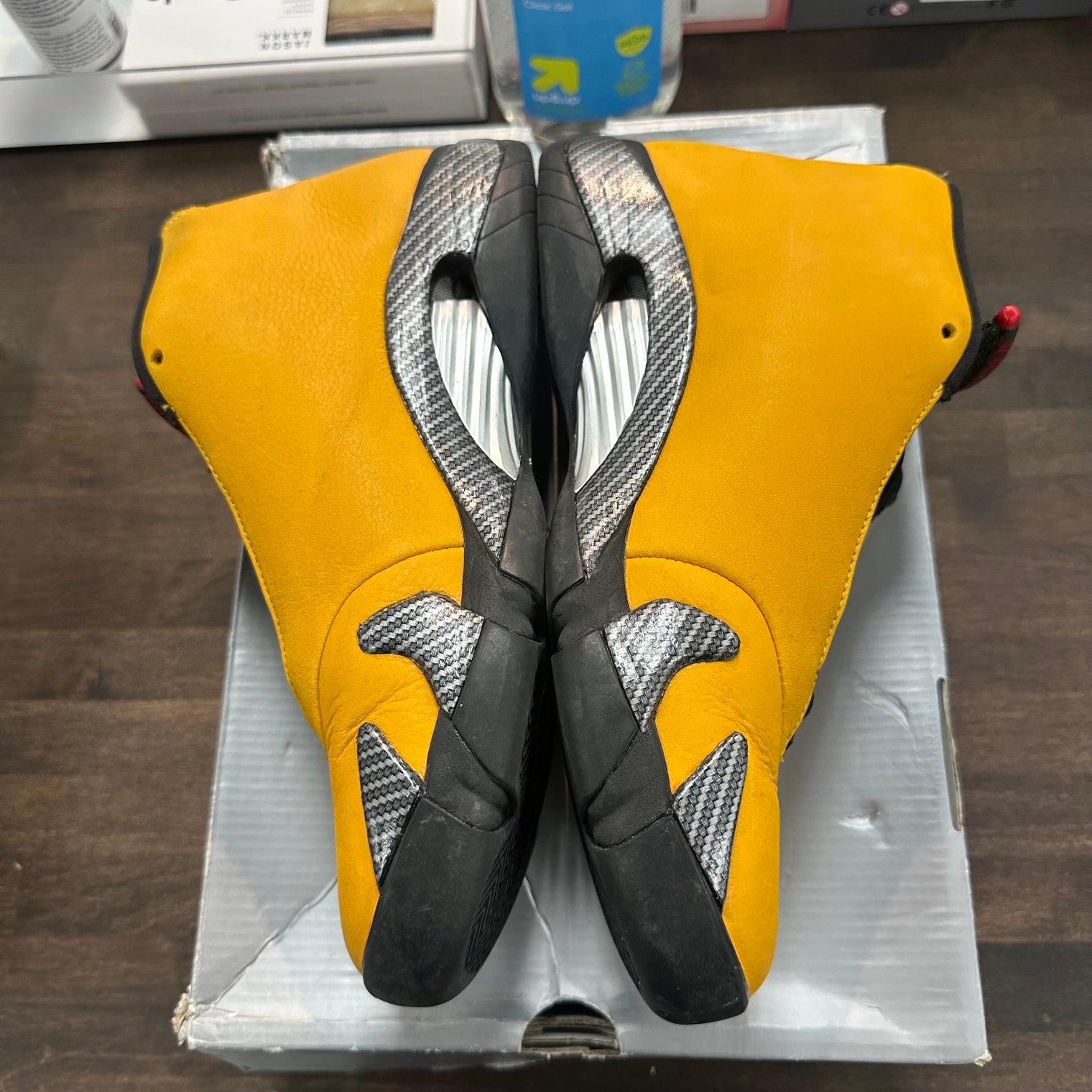Ferrari University Gold Jordan 14 (USED)
