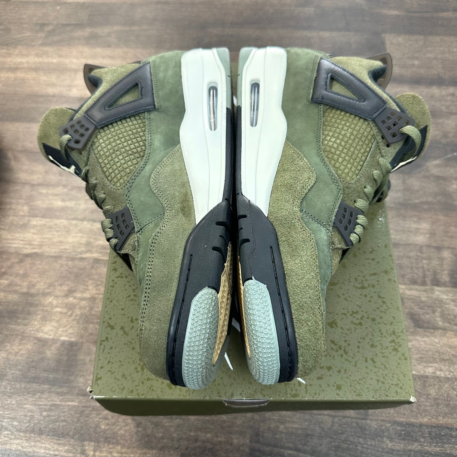 Craft Olive Jordan 4 (USED)