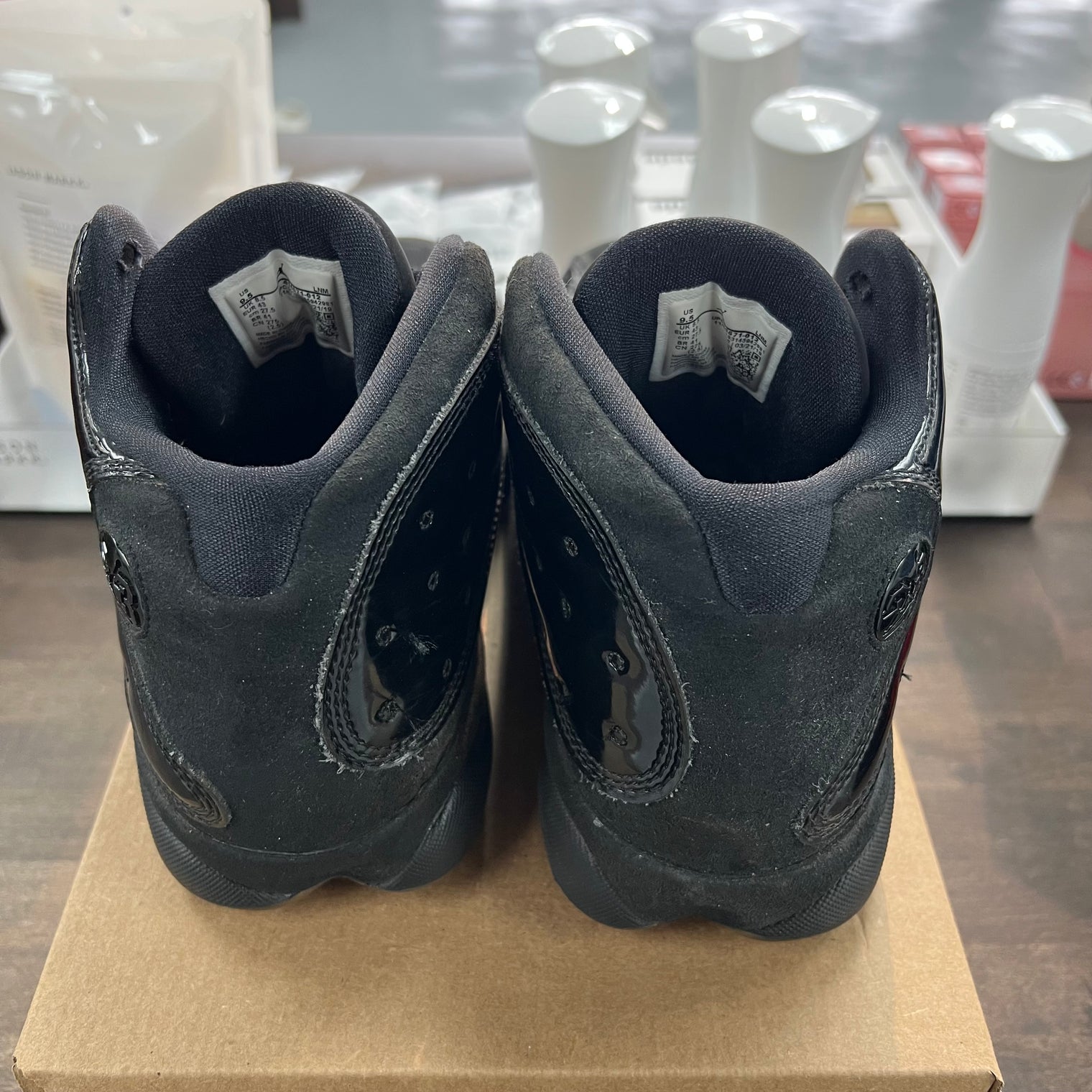 Cap n Gown Jordan 13 (USED)