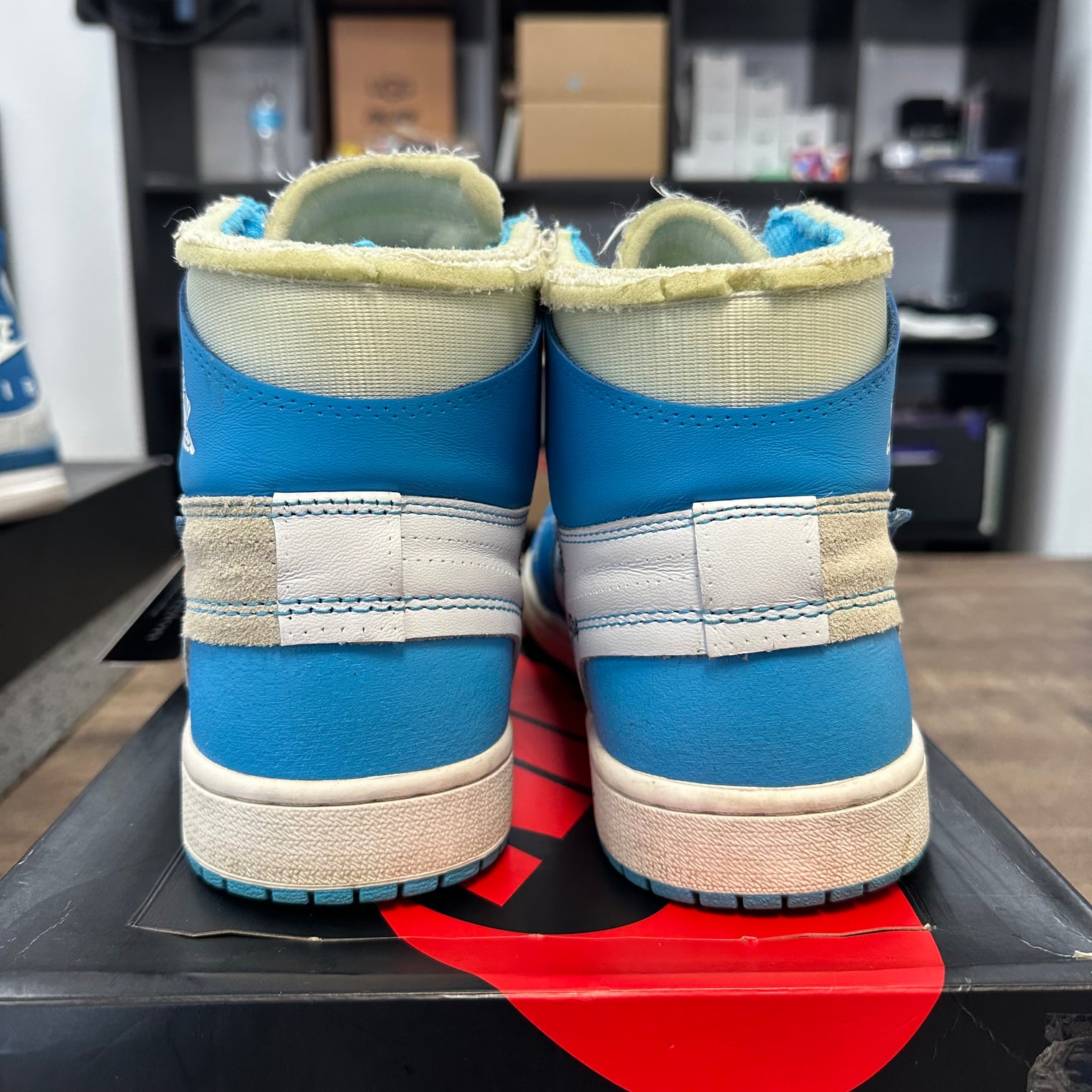 Off-White UNC University Blue Jordan 1 High (USED)