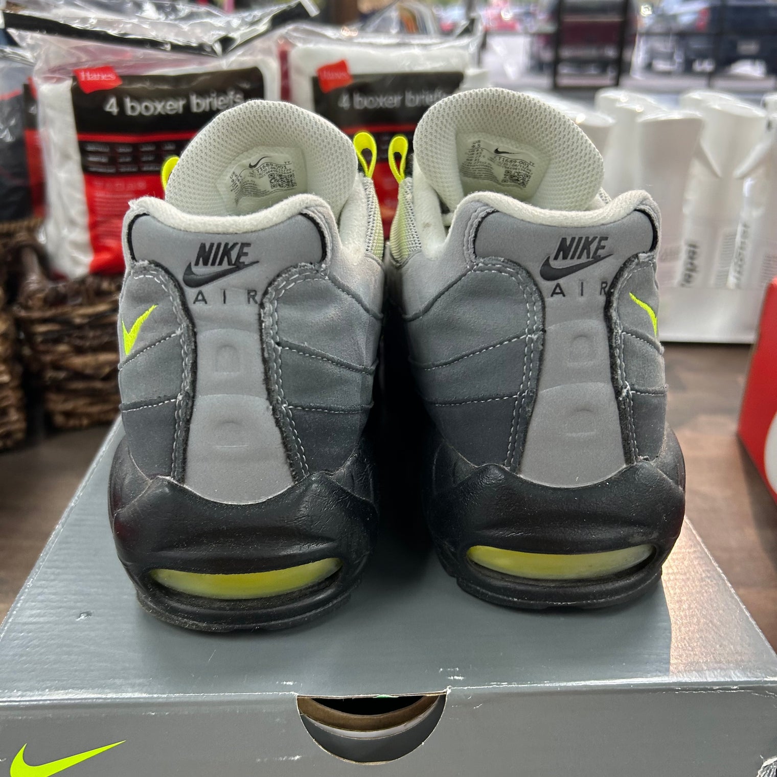 Neon 95 OG Air Max 95 (2020) (USED)