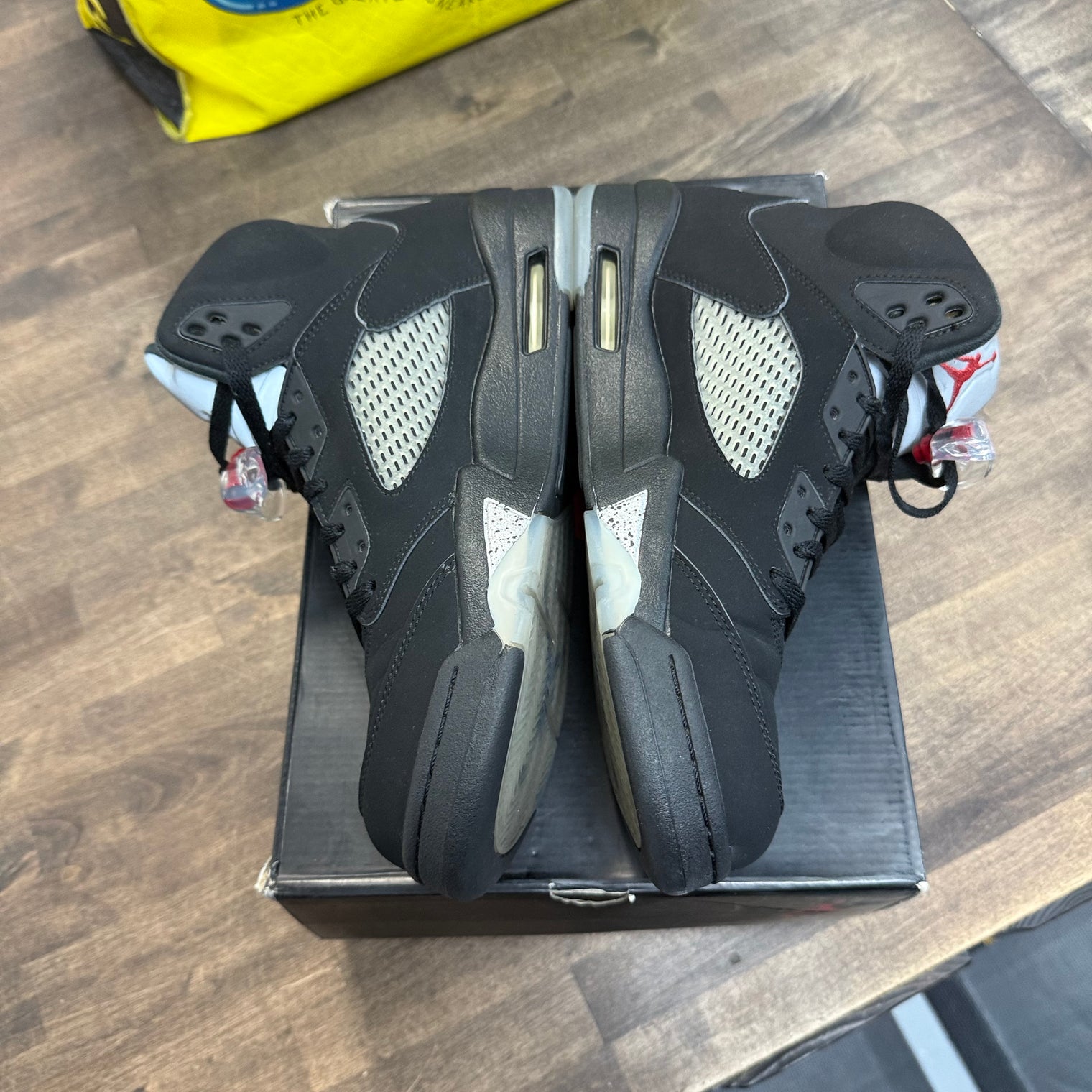 Black Metallic Silver Jordan 5 Retro (2016) (USED, Replacement Box)