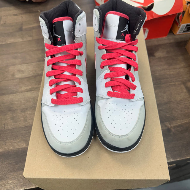 Vivid Pink Jordan 1 Retro (GS) (USED, No Box)