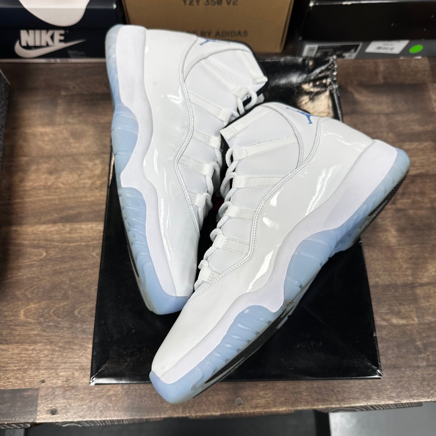 Legend Blue Jordan 11 (USED)