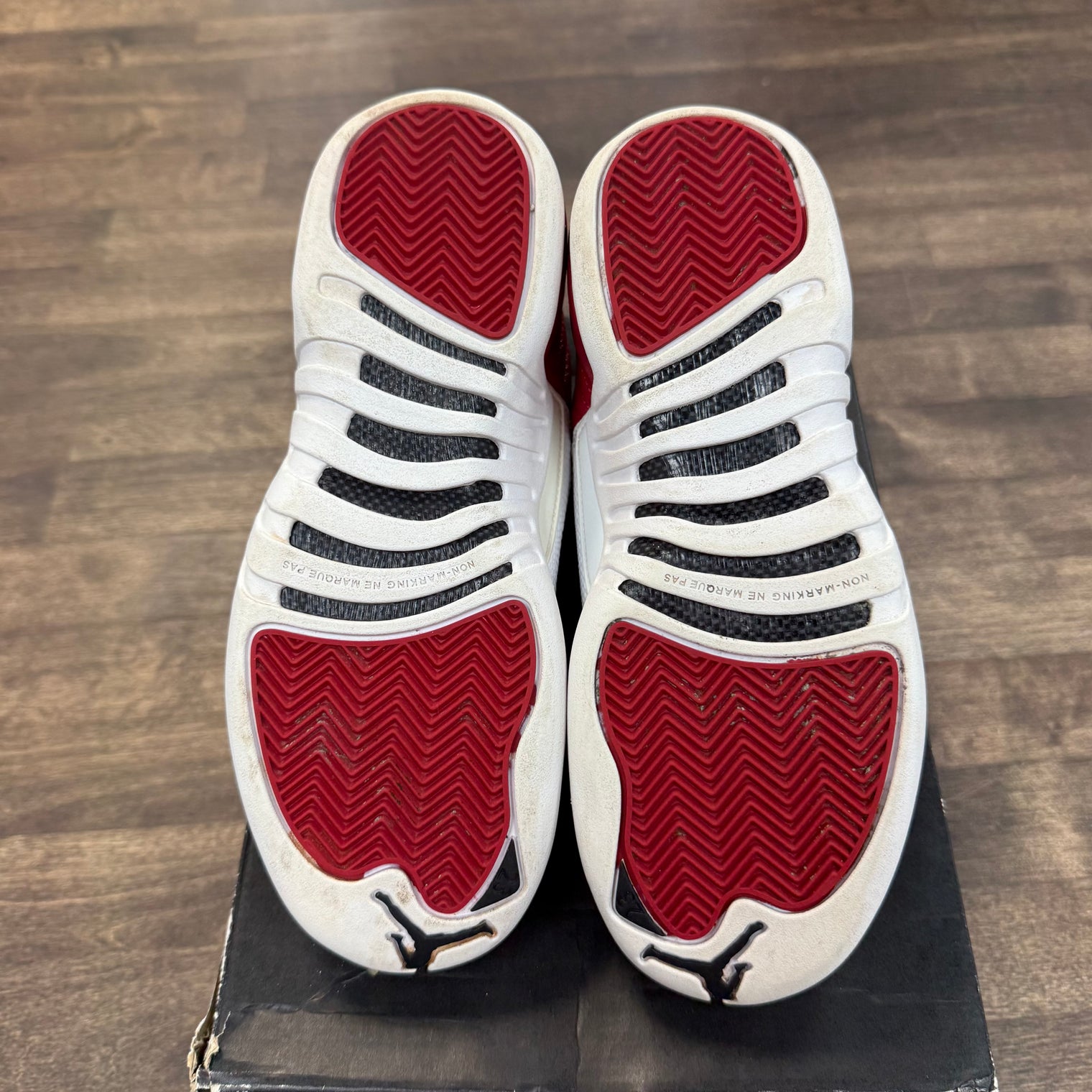 (GS) Gym Red Jordan 12 (USED)