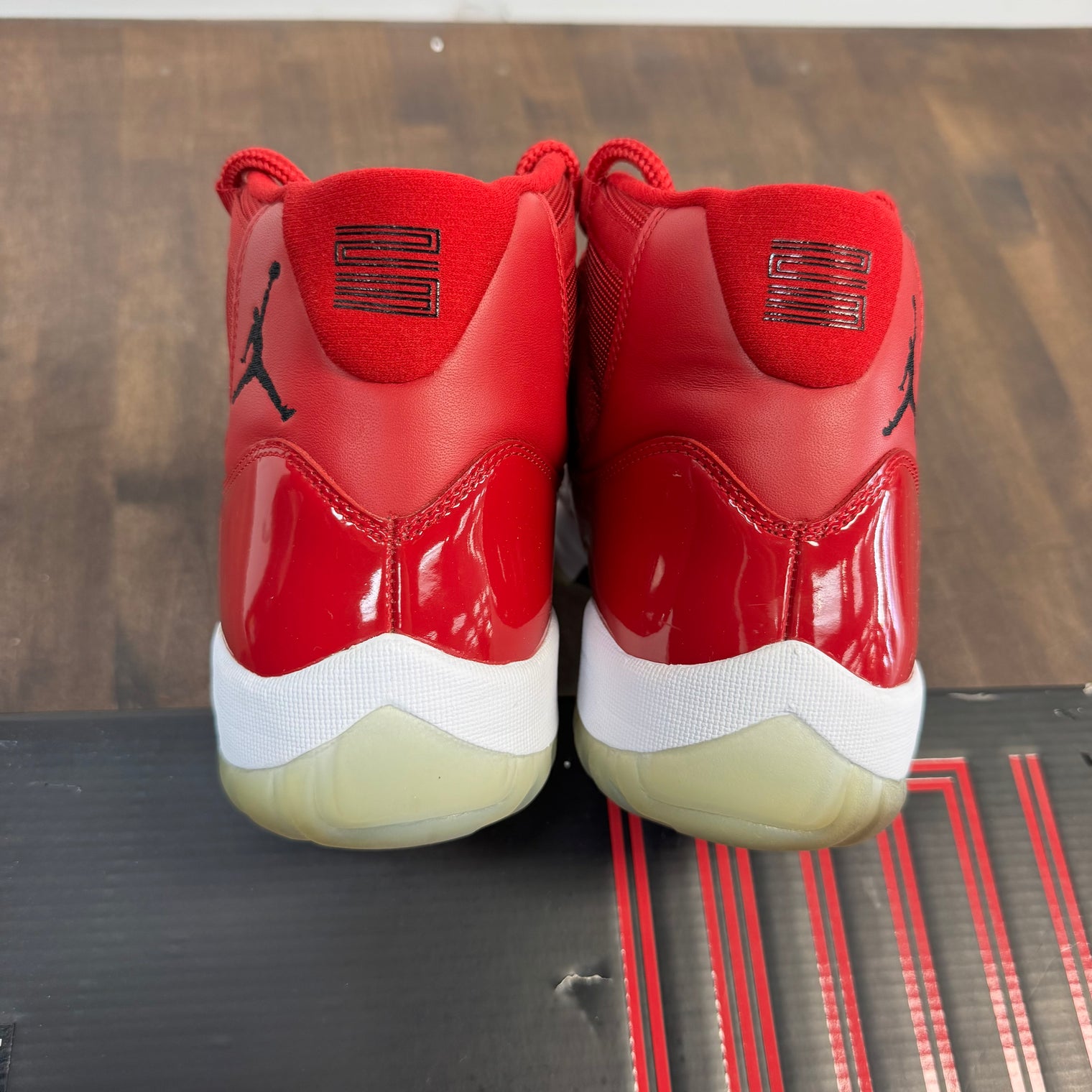 Win like 96 Jordan 11 (USED)