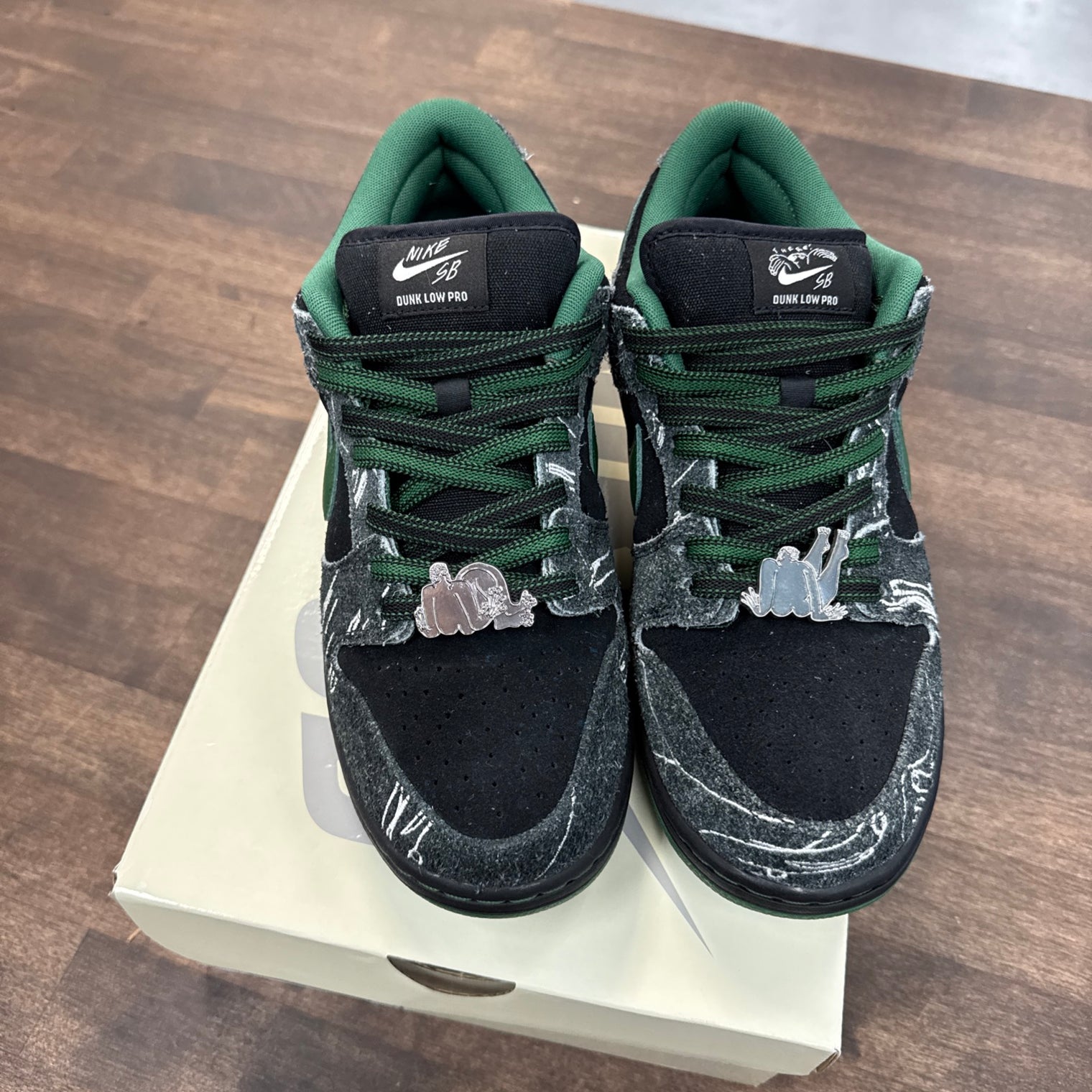 There Skateboards SB Dunk Low (USED)