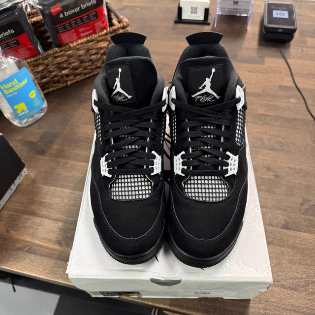 White Thunder Jordan 4 Retro (USED)