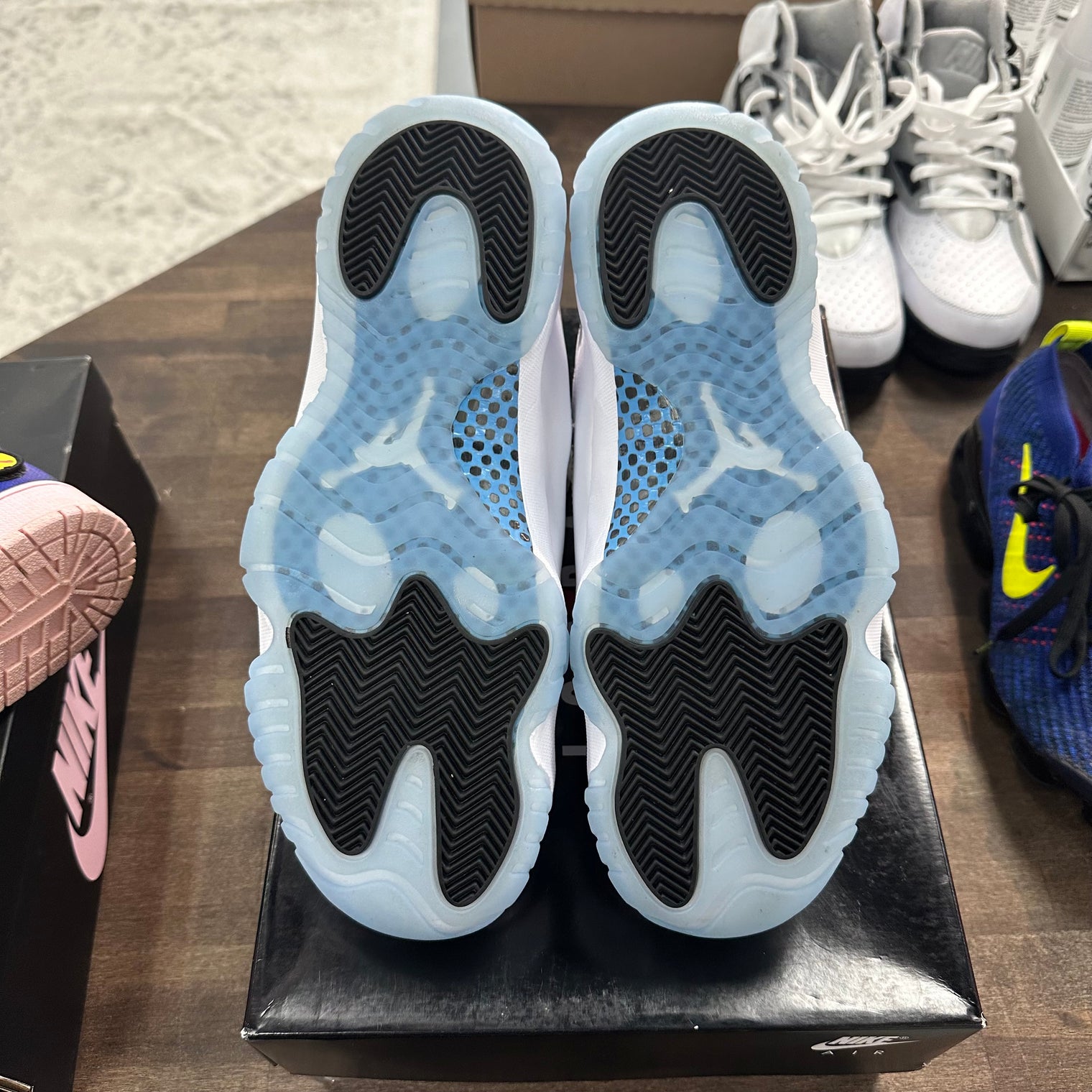 Legend Blue Jordan 11 2024 (Lightly Worn)