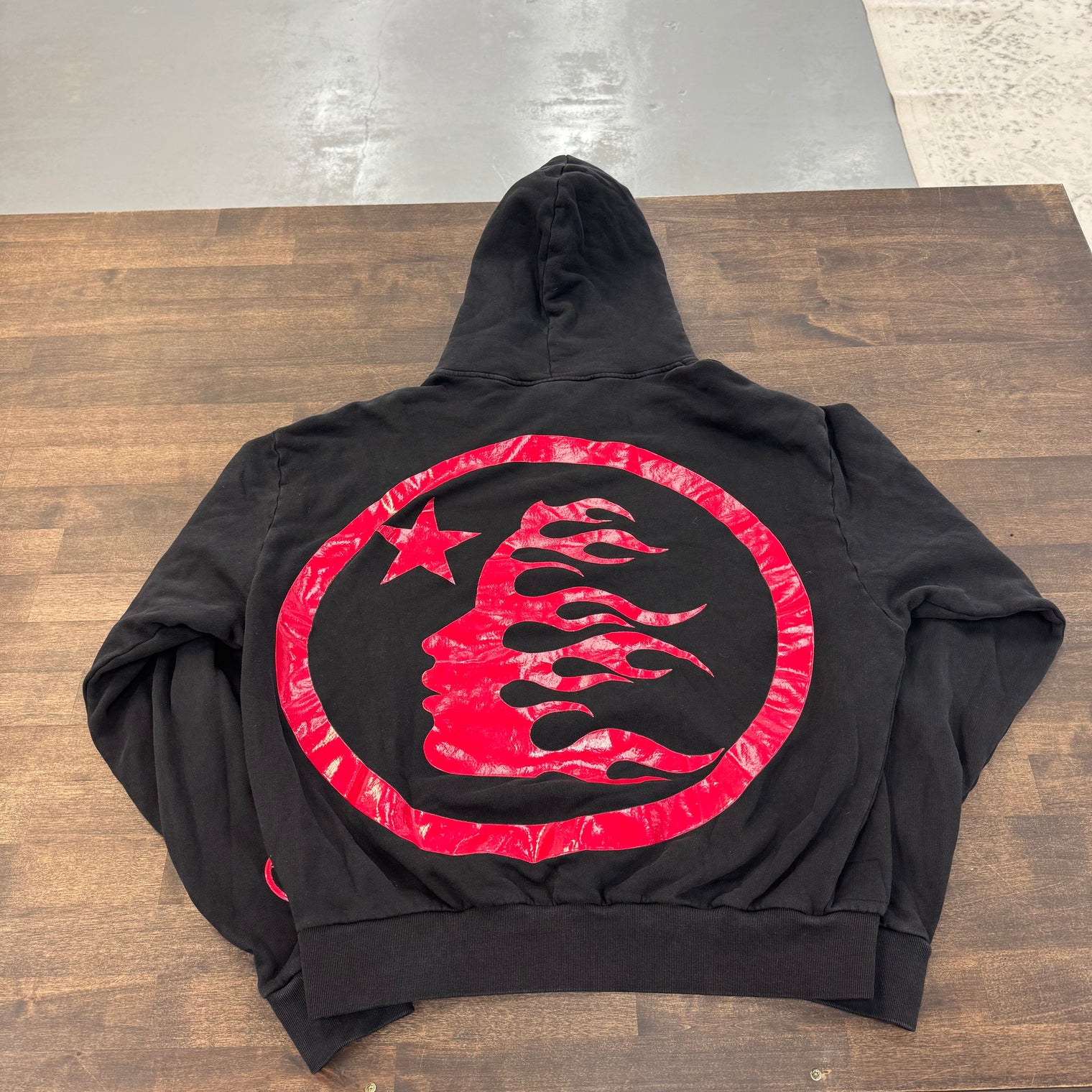 Hellstar Capsule 10 Sport Logo Red (USED)