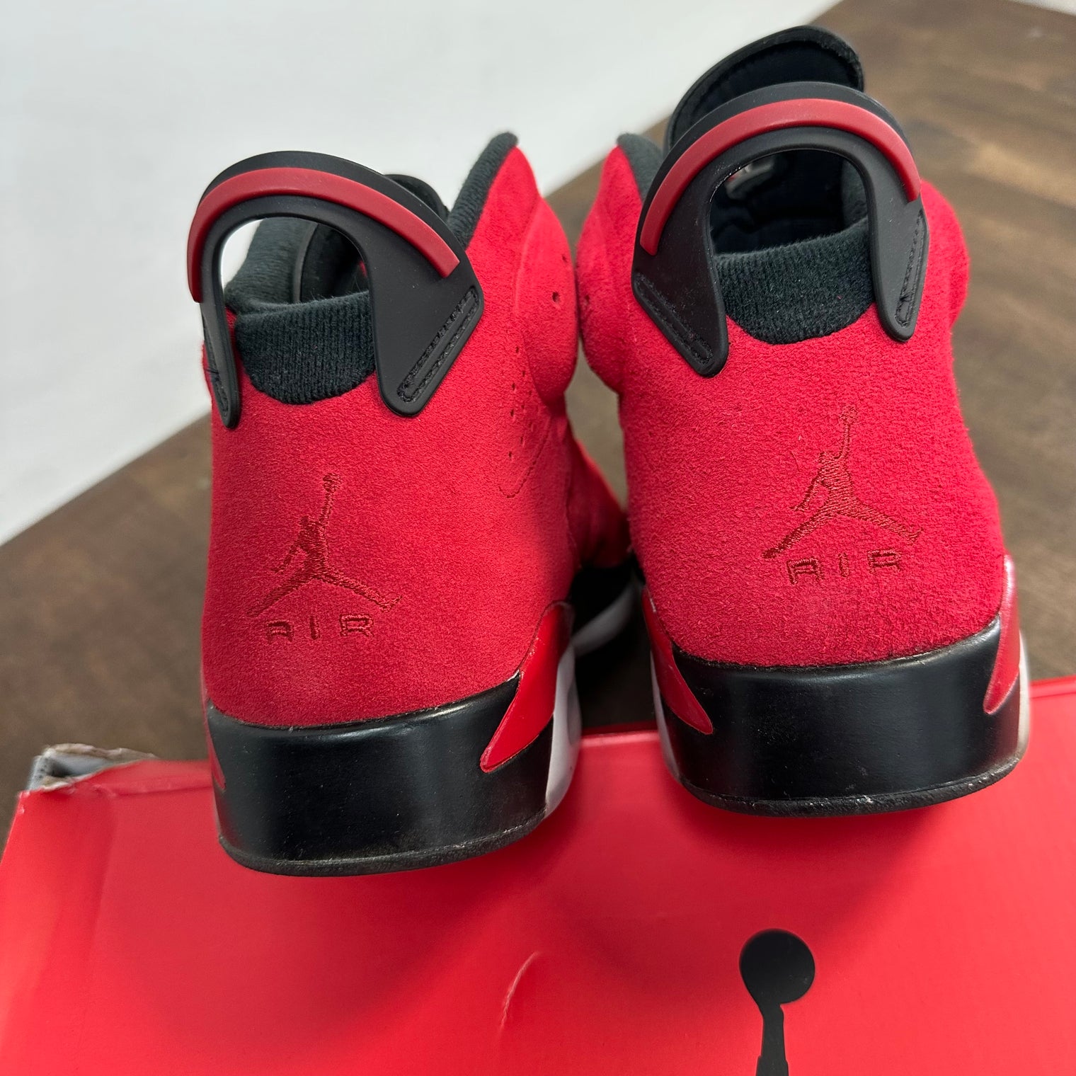 Toro Red Jordan 6 (USED)