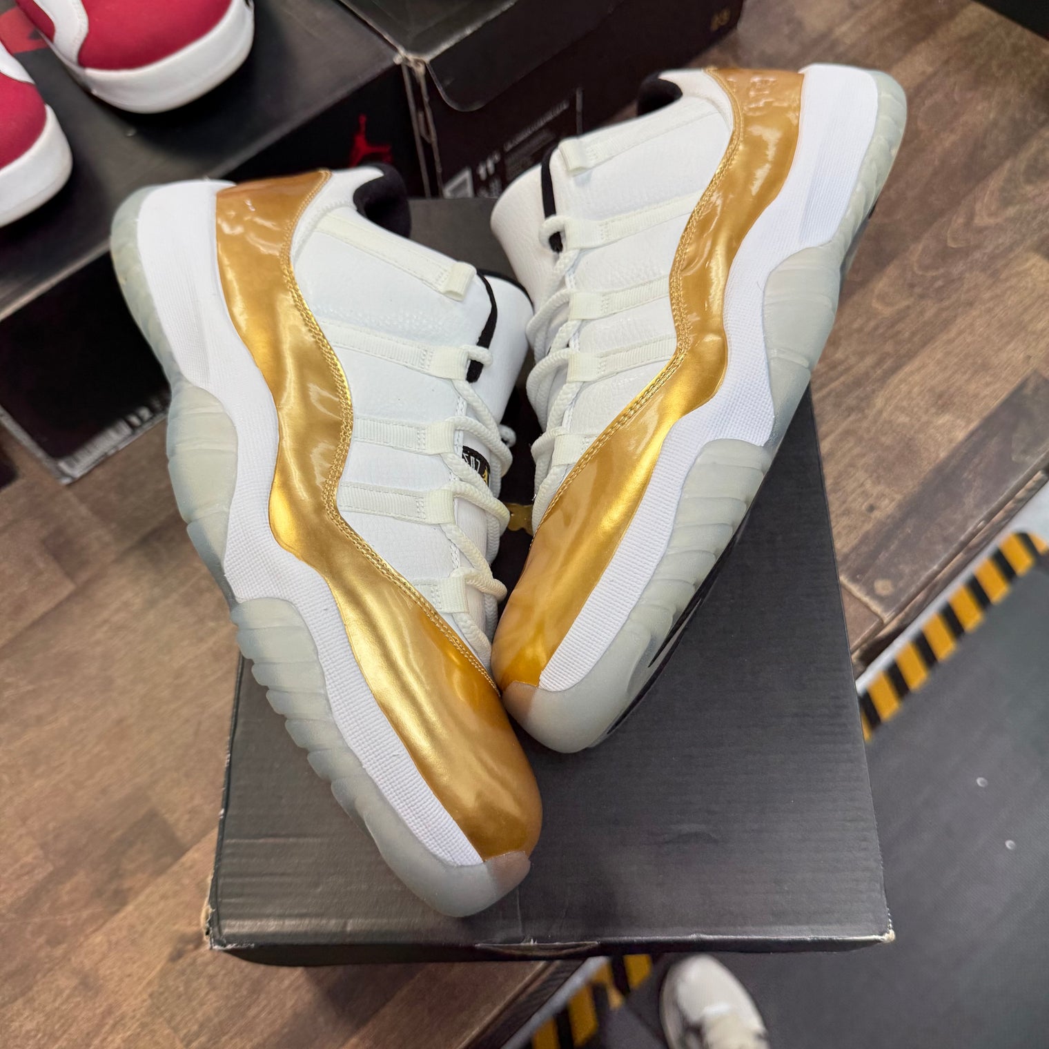 Closing Ceremony Jordan 11 Retro Low (USED)