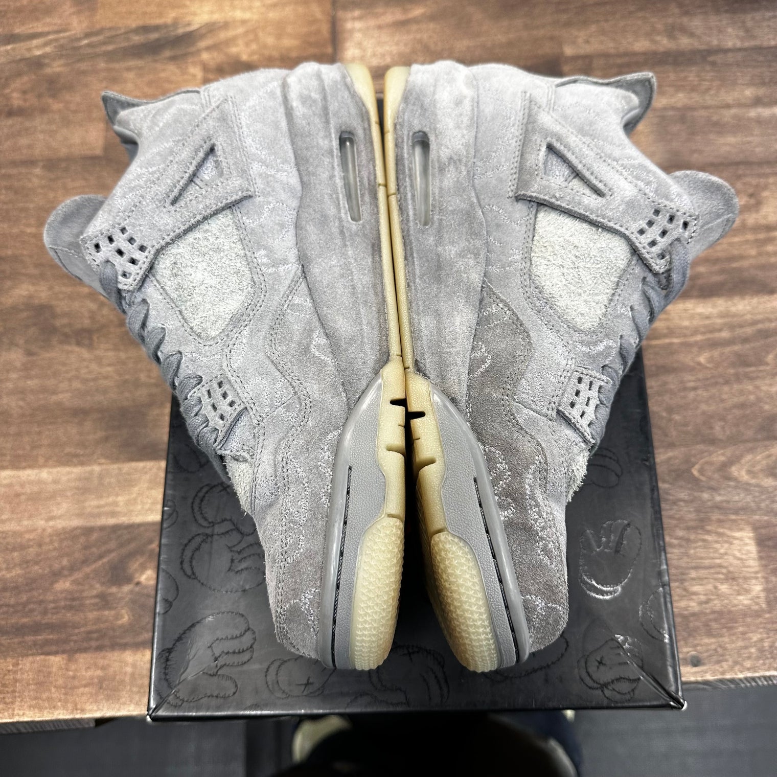 Kaws Jordan 4 Retro (USED)